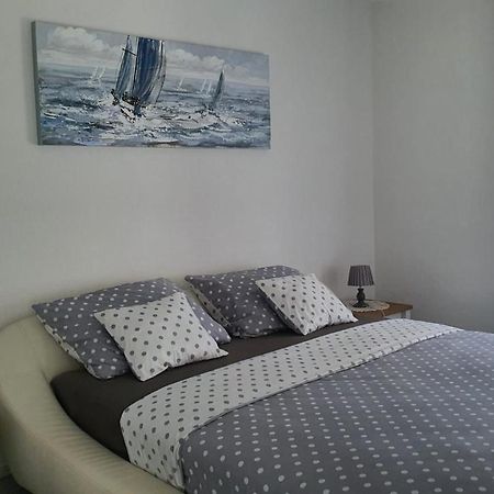 Apartman Kovacic - クニン エクステリア 写真