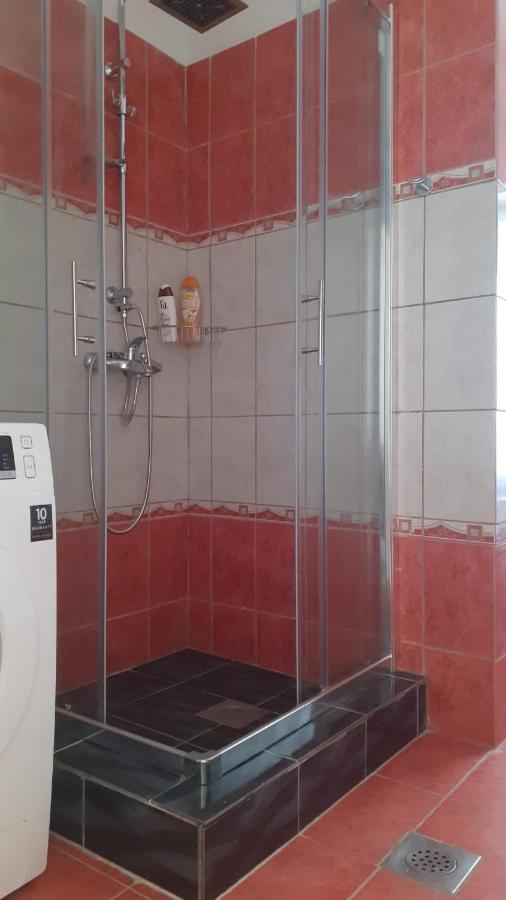 Apartman Kovacic - クニン エクステリア 写真