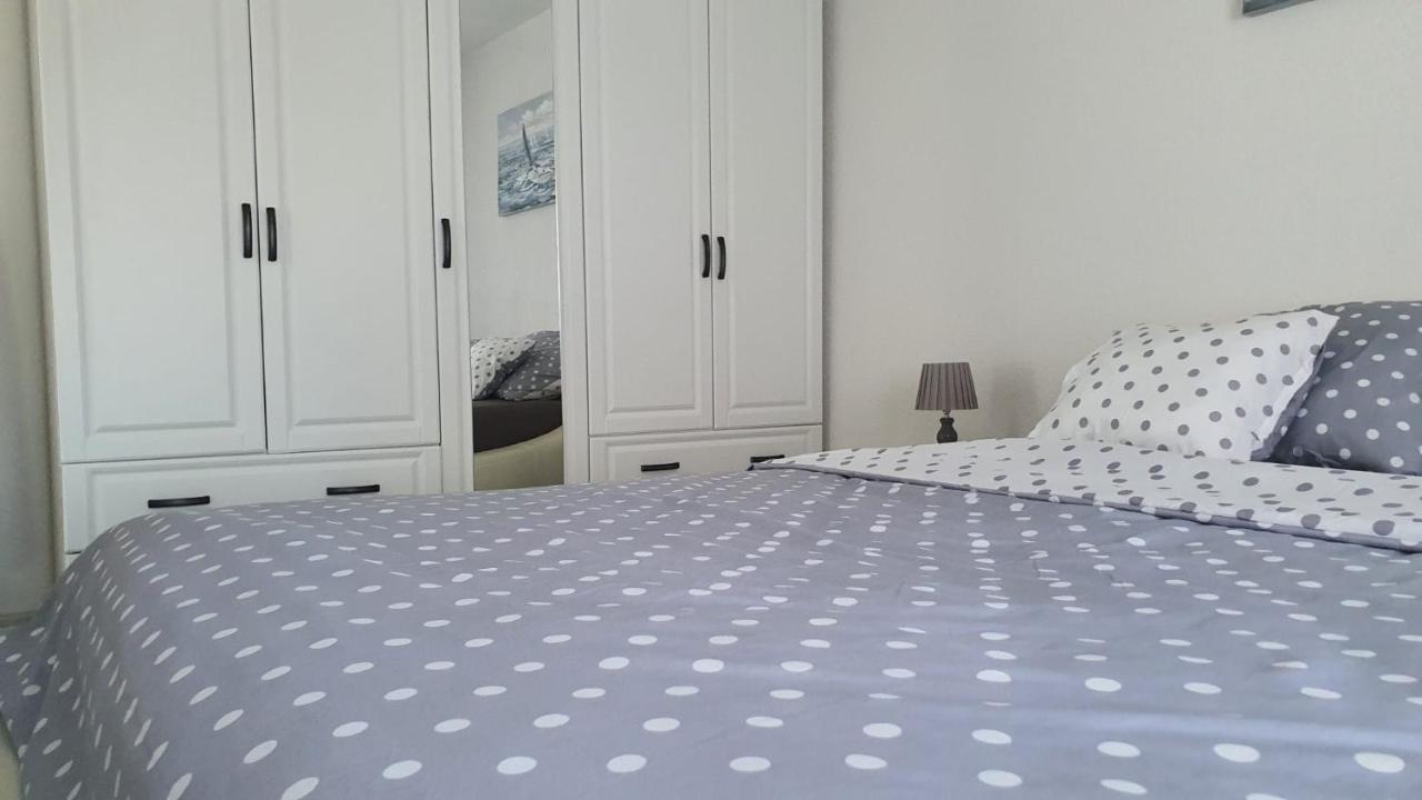 Apartman Kovacic - クニン エクステリア 写真
